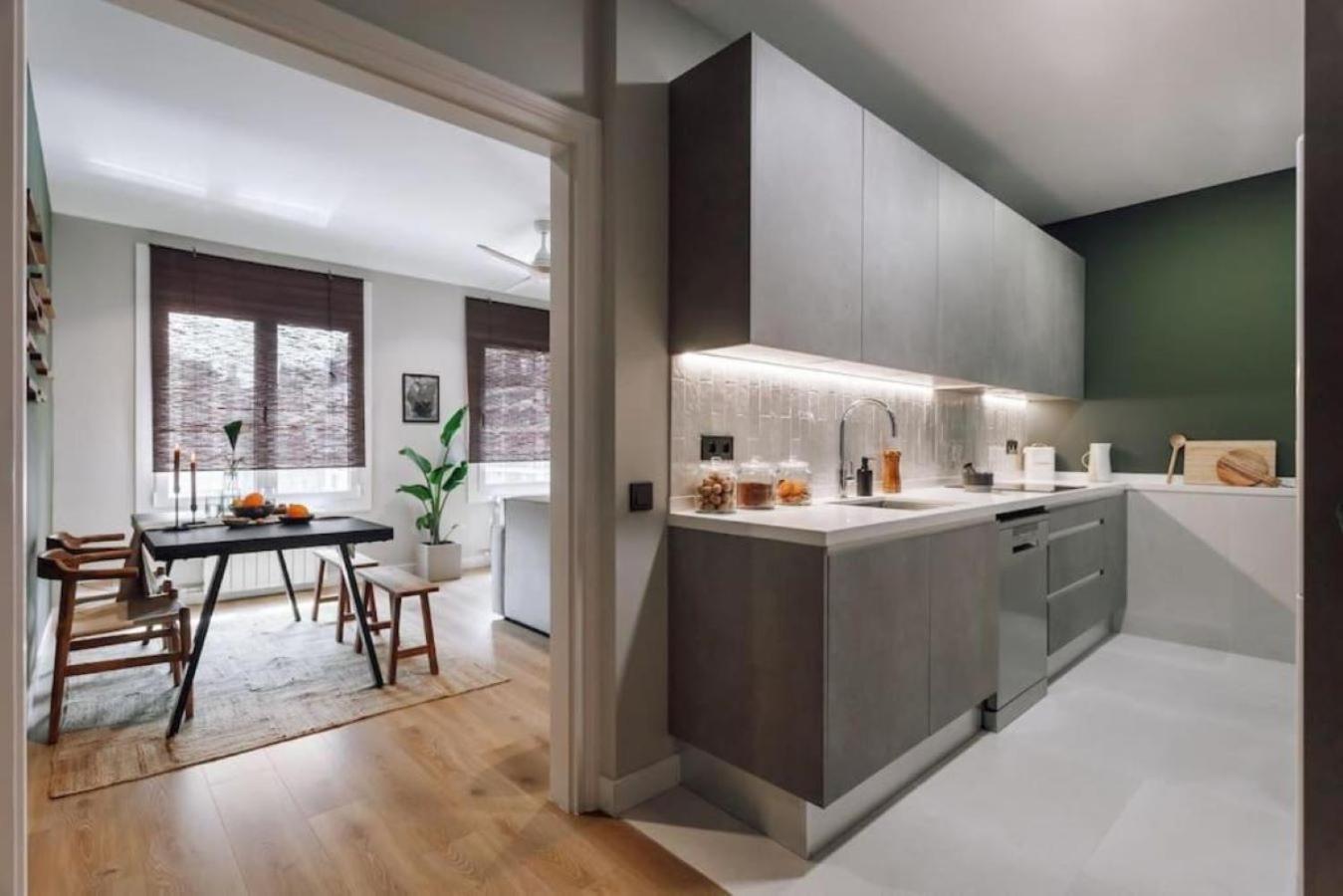 Appartamento Songe - 2 Bedroom In Eixample Esquerra Barcellona